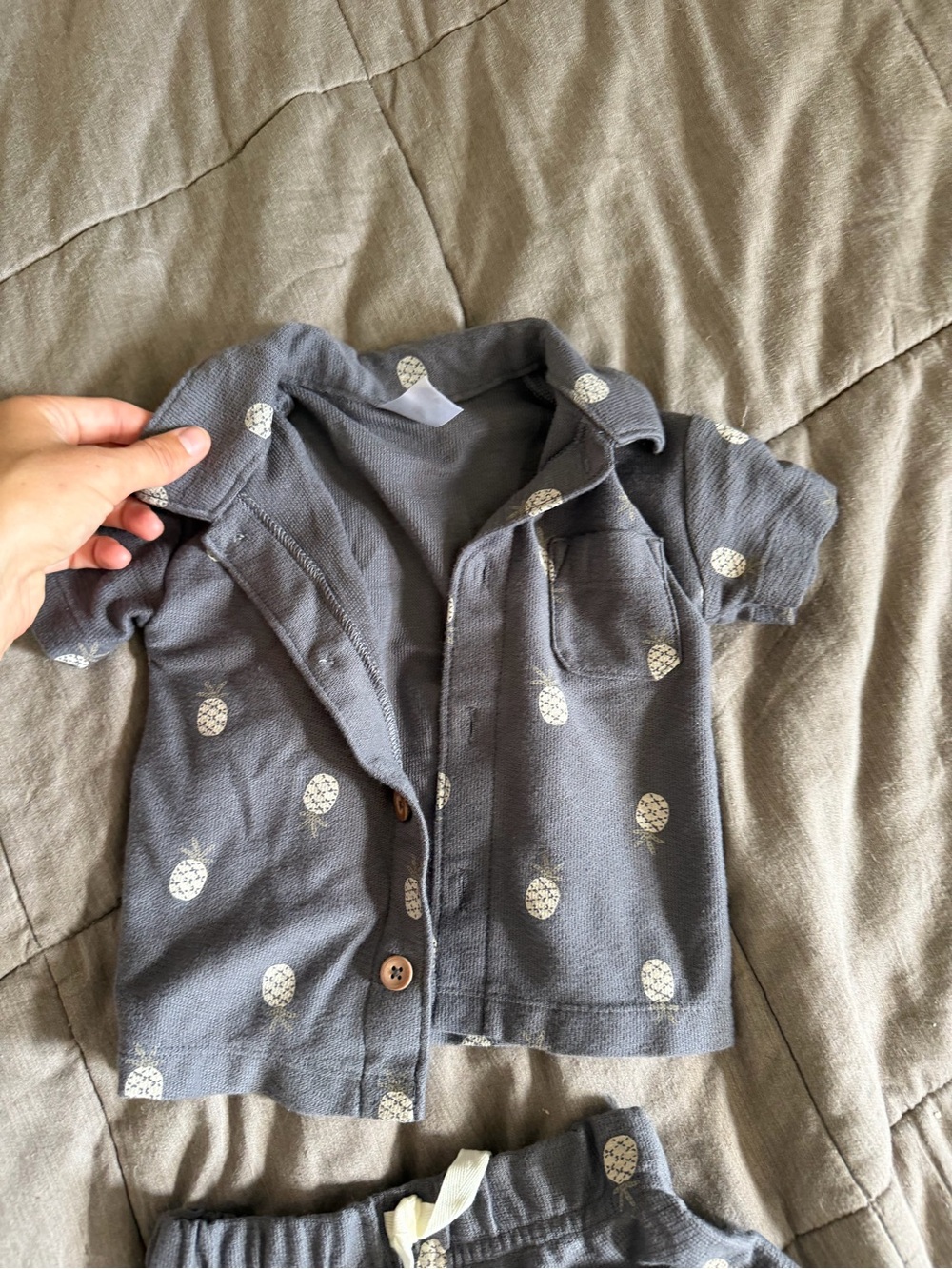 CARTERS PINEAPPLE SET - Picture 9 of 10